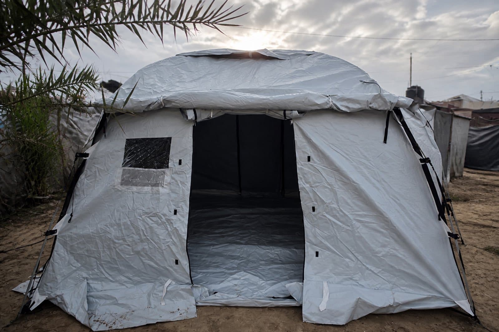 Entrée chaleureuse d'une tente familiale à Gaza