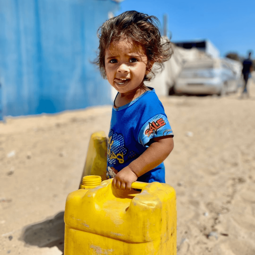 Citerne d'eau livrée à Al-Mawassi