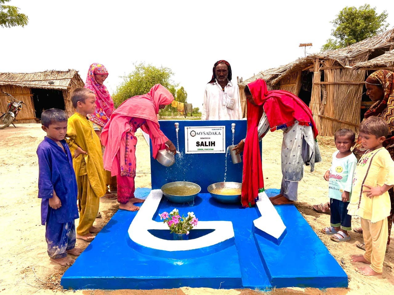 Puits d'eau offert à un village du Sindh, au Pakistan